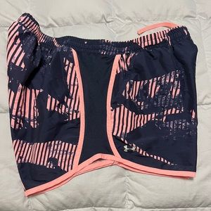 Ladies under armor shorts extra large